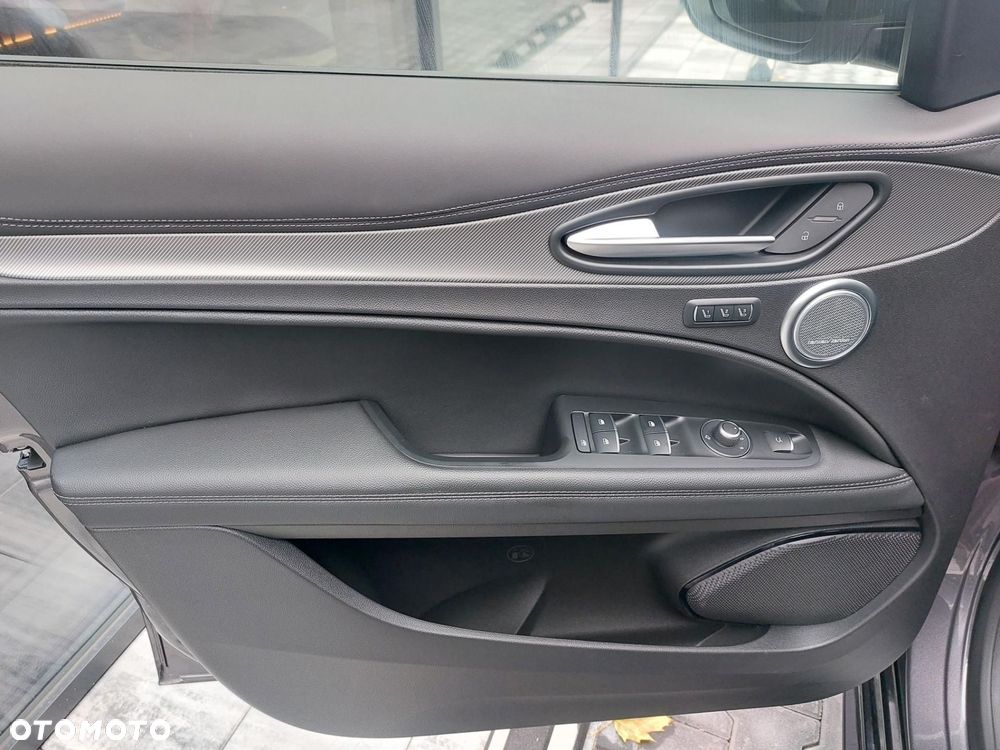 Alfa Romeo Stelvio 2.0 Turbo Veloce Q4 - 13