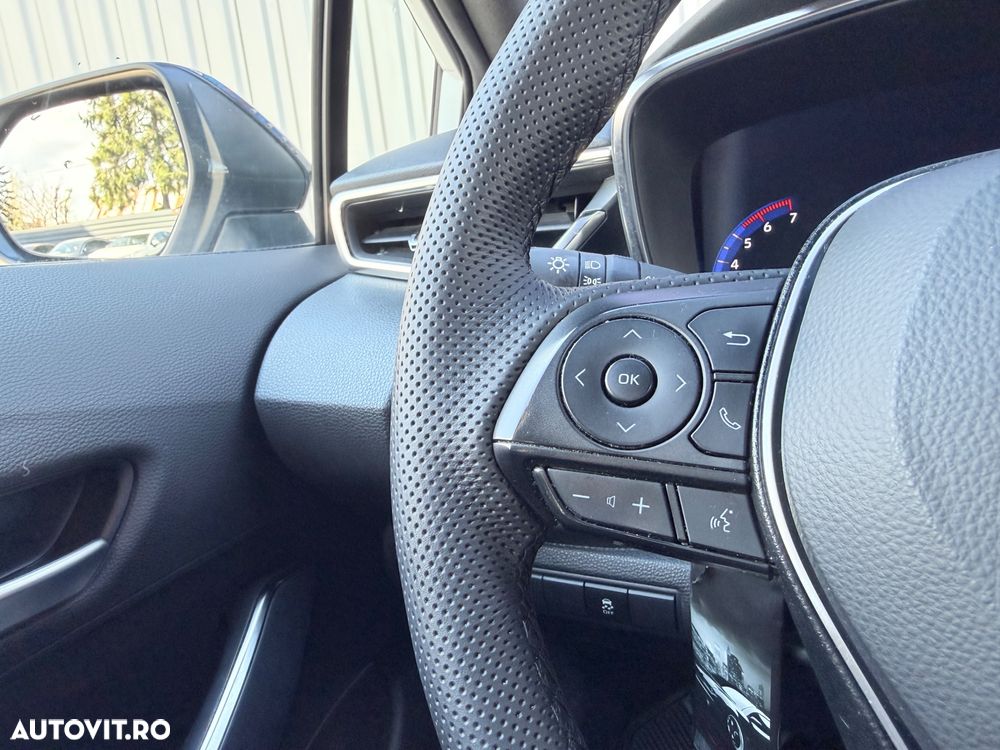 Toyota Corolla 1.8 HSD TS Exclusive - 13