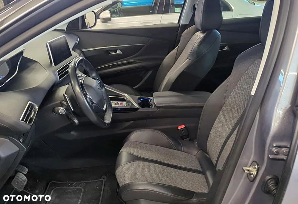 Peugeot 3008 1.5 BlueHDi Allure S&S EAT8 - 8