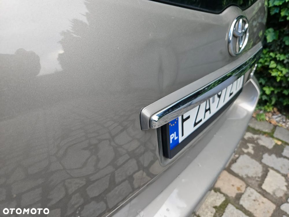 Toyota Corolla Verso - 21