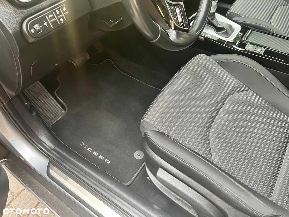 Kia XCeed ver-1-6-gdi-dct6-opf-plug--in--hybrid-platinum-edition - 10