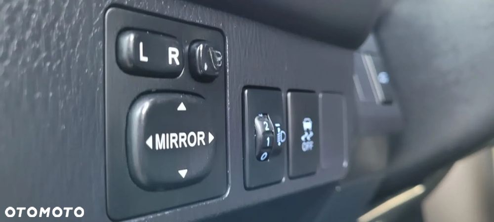 Toyota RAV4 2.0 D-4D Active 4x2 - 13