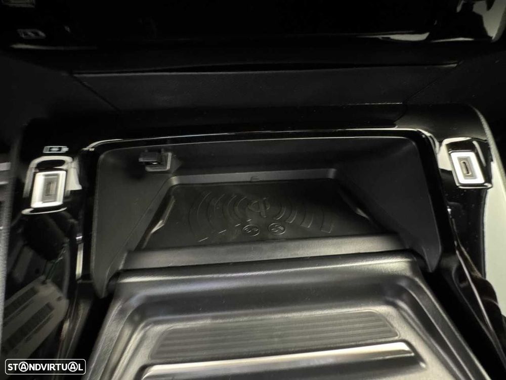 Peugeot 2008 1.2 PureTech Allure - 17