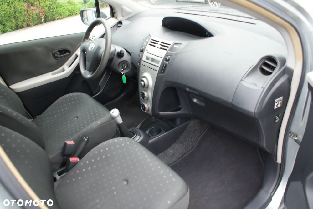 Toyota Yaris - 15
