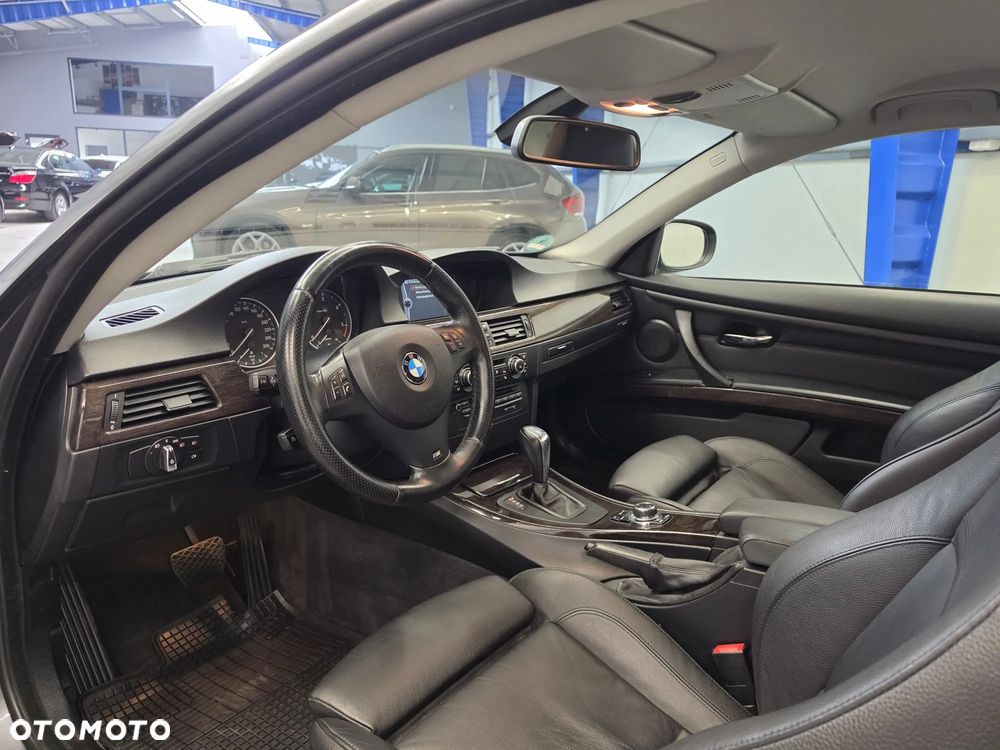BMW Seria 3 320d Edition Exclusive - 23