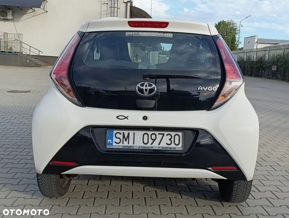 Toyota Aygo x-play - 25
