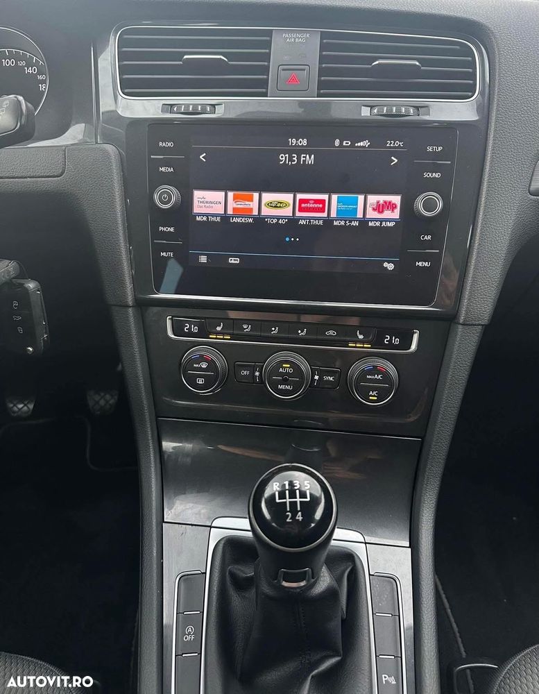 Volkswagen Golf - 8