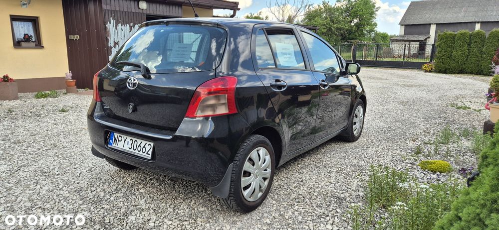 Toyota Yaris - 4