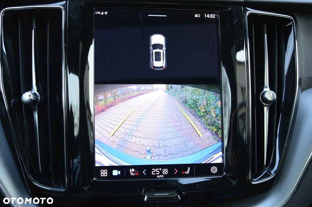 Volvo XC 60 B5 B Geartronic Momentum Pro - 23