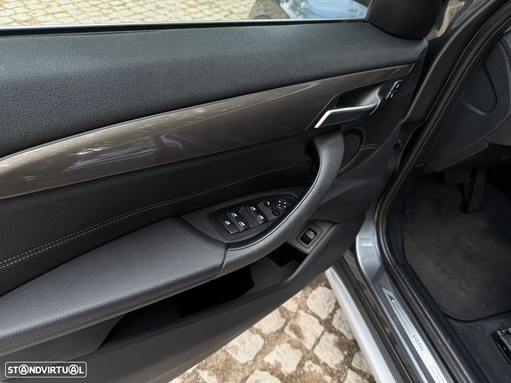 BMW X1 18 d sDrive Auto xLine - 24