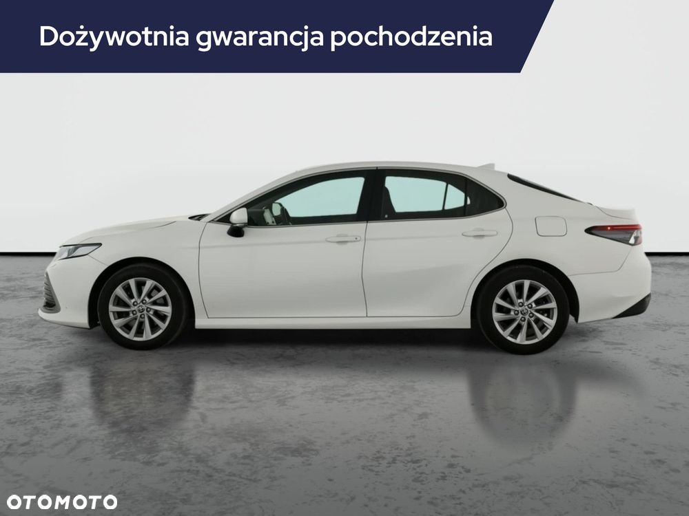 Toyota Camry - 4