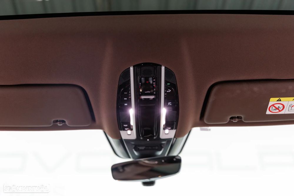 Porsche Cayenne Coupé E-Hybrid - 24