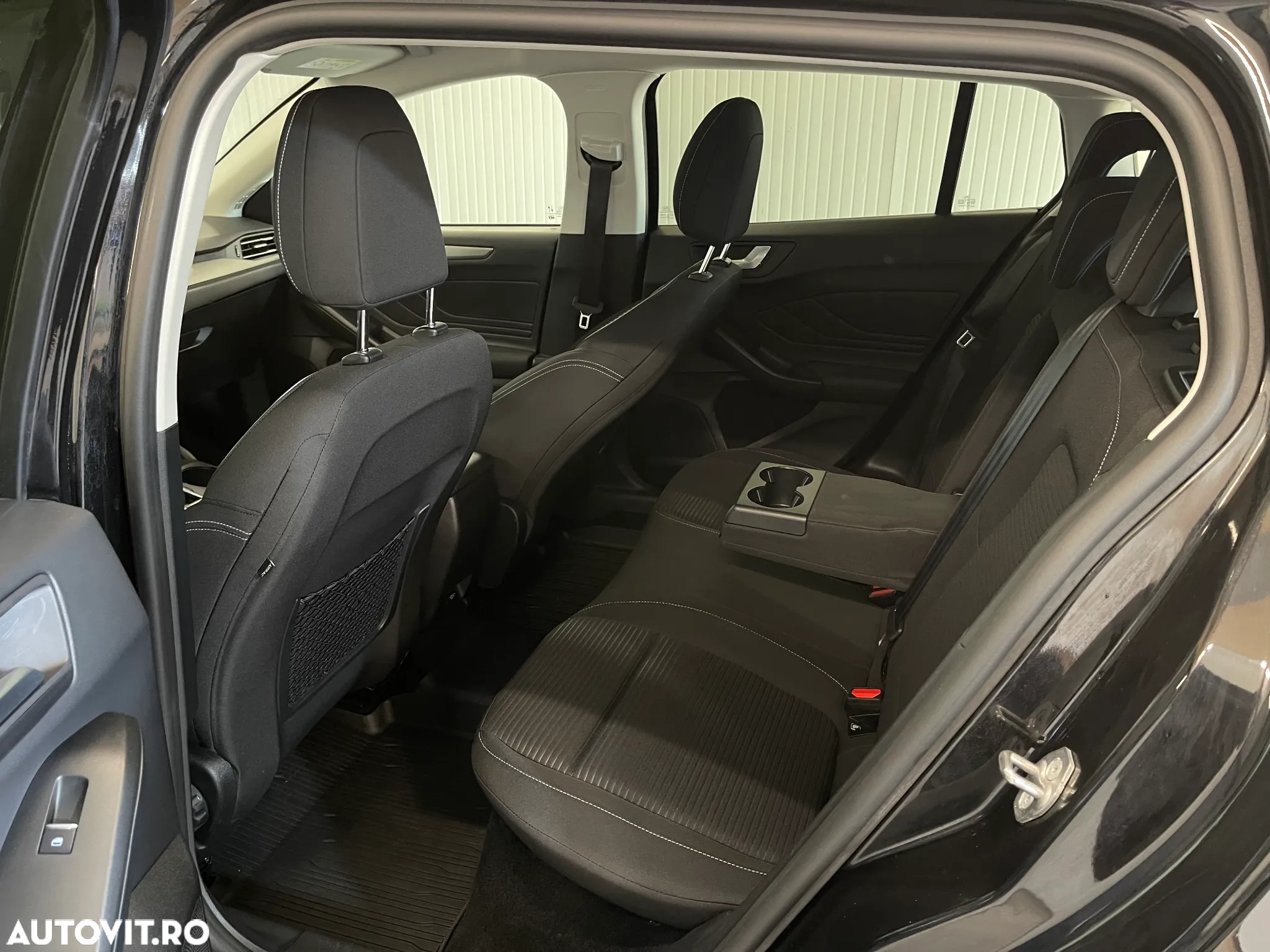 Ford Focus Turnier 2.0 EcoBlue Start-Stopp-System Aut. TITANIUM - 10