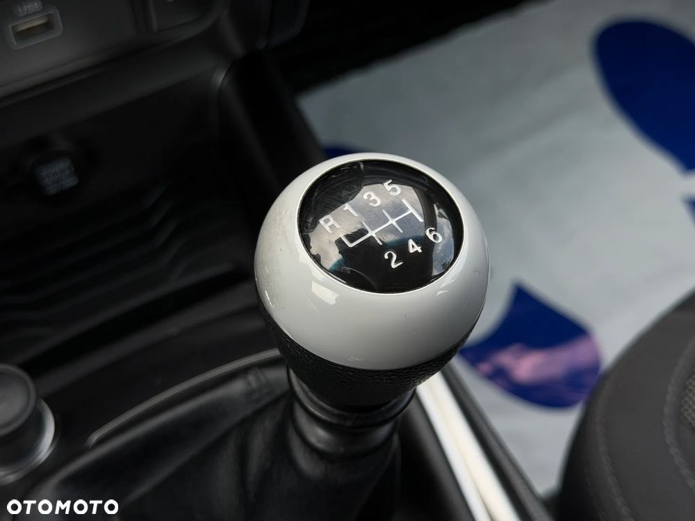 SsangYong/KGM Tivoli 1.5 T-GDI Crystal - 22