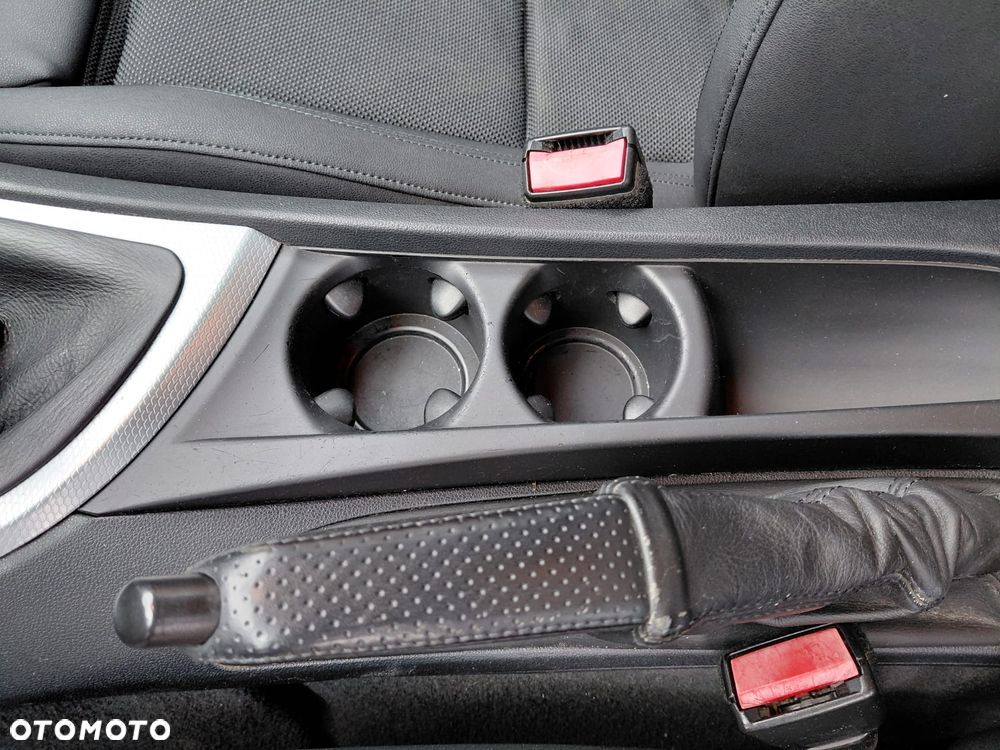 BMW Seria 1 - 30