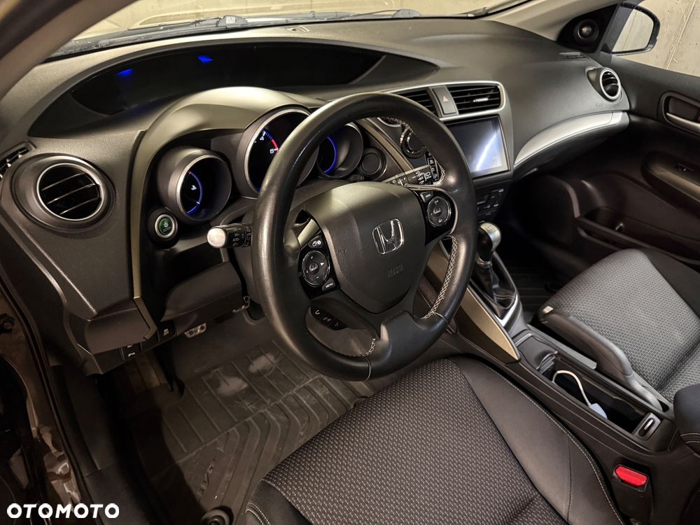 Honda Civic 1.6 i-DTEC Lifestyle Black Edition - 4