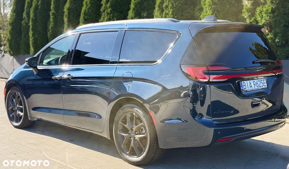 Chrysler Pacifica - 8