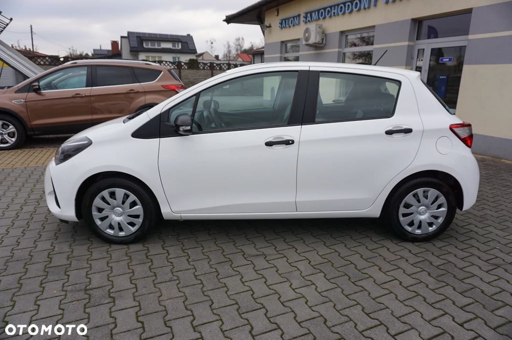 Toyota Yaris 1.0 VVT-i Team Deutschland - 9
