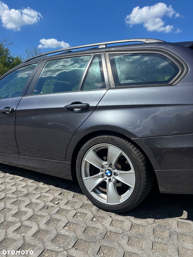 BMW Seria 3 320i - 5