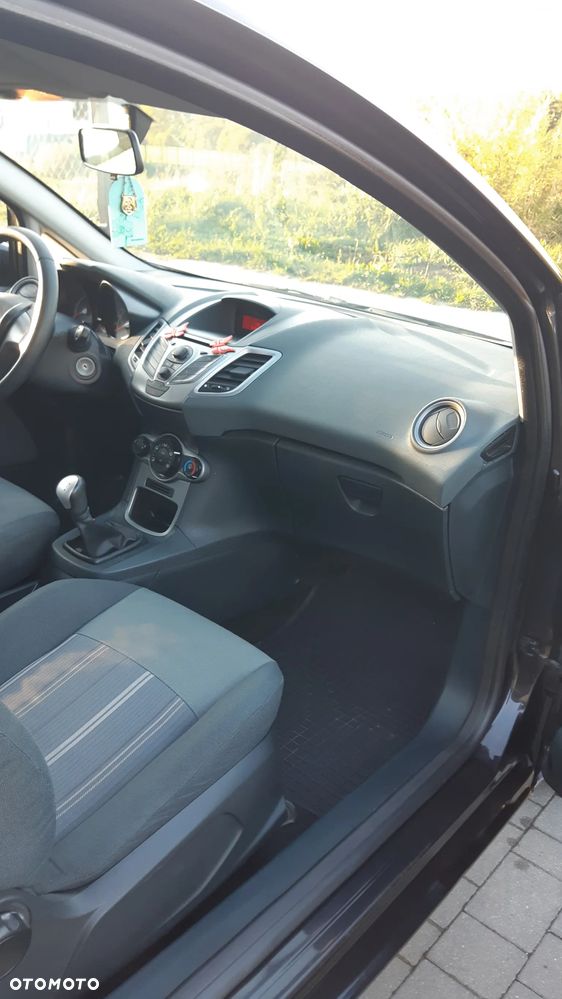 Ford Fiesta - 12