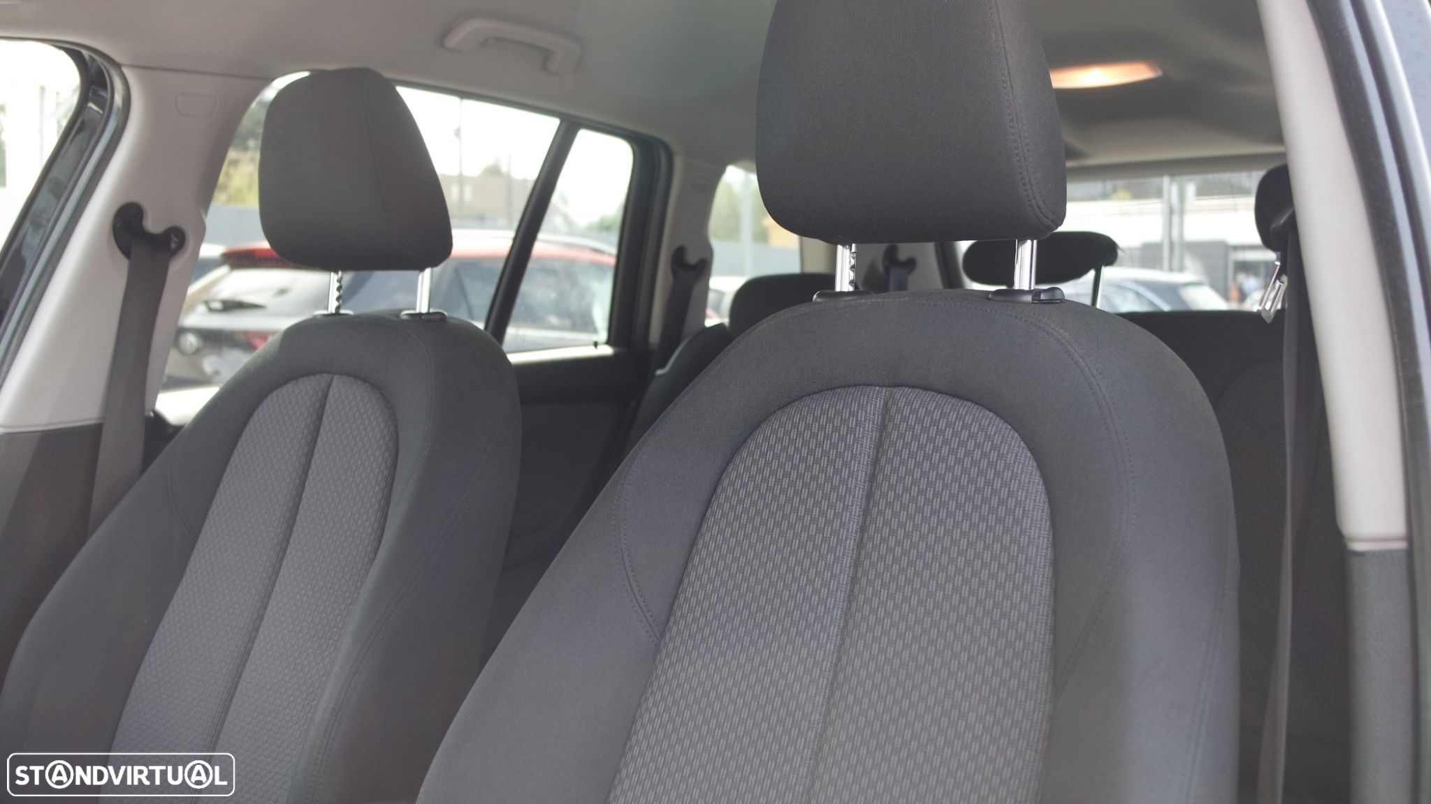BMW 216 Gran Tourer - 12