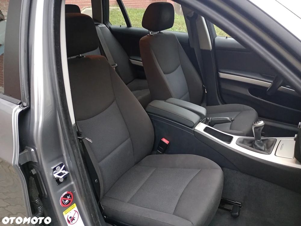 BMW Seria 3 318d DPF - 8