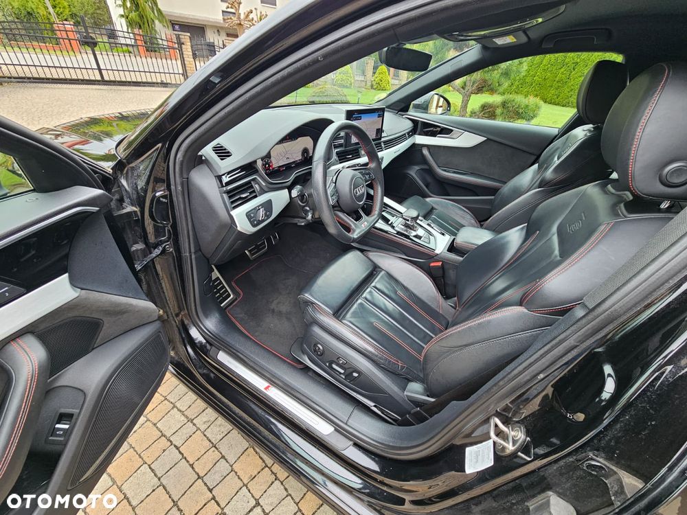 Audi A4 Avant 40 TDI quattro S tronic S line - 29