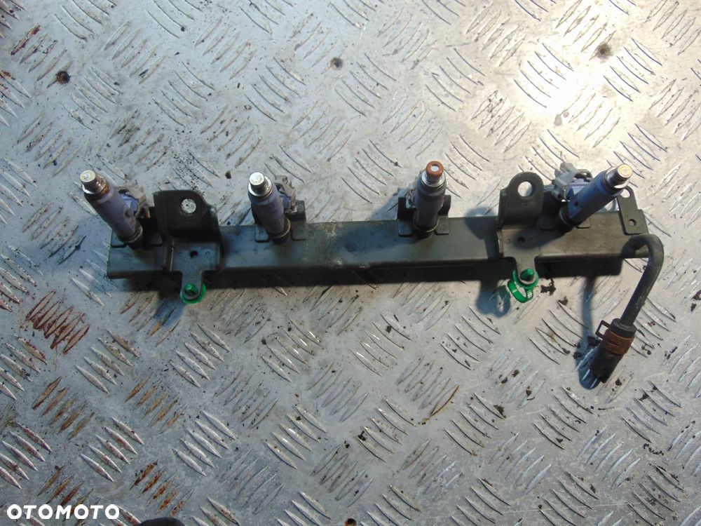 listwa wtryskowa suzuki swift 2 m13a 1,3 benzyna - 2