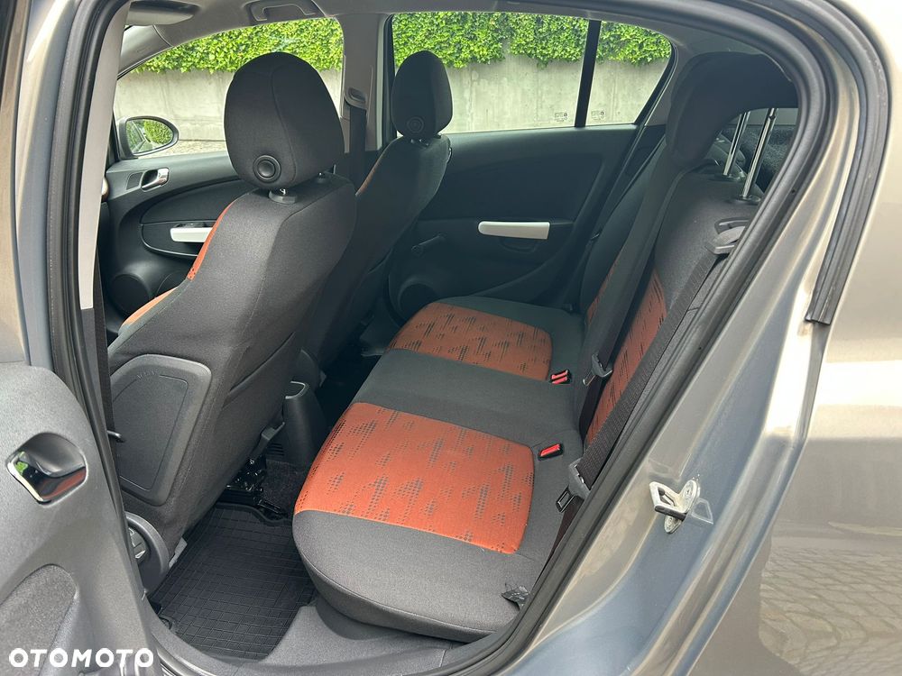 Opel Corsa 1.4 16V Cosmo - 14