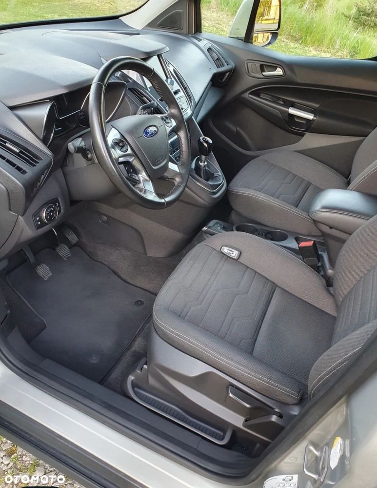 Ford Tourneo Connect 1.5 TDCi Titanium - 4