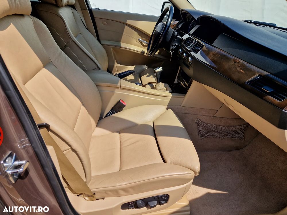 BMW Seria 5 523i - 7