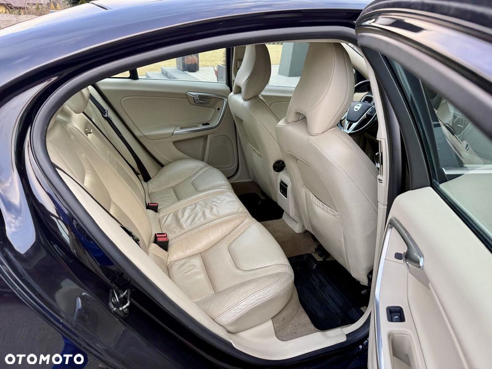 Volvo S60 D4 Momentum - 22