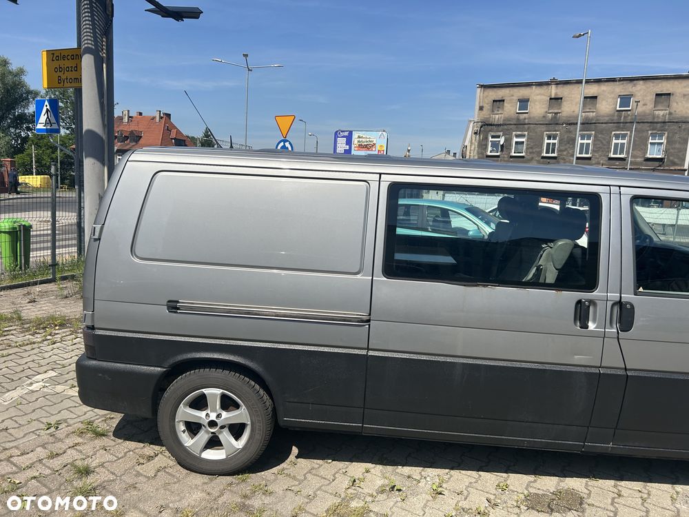 Volkswagen Multivan - 24