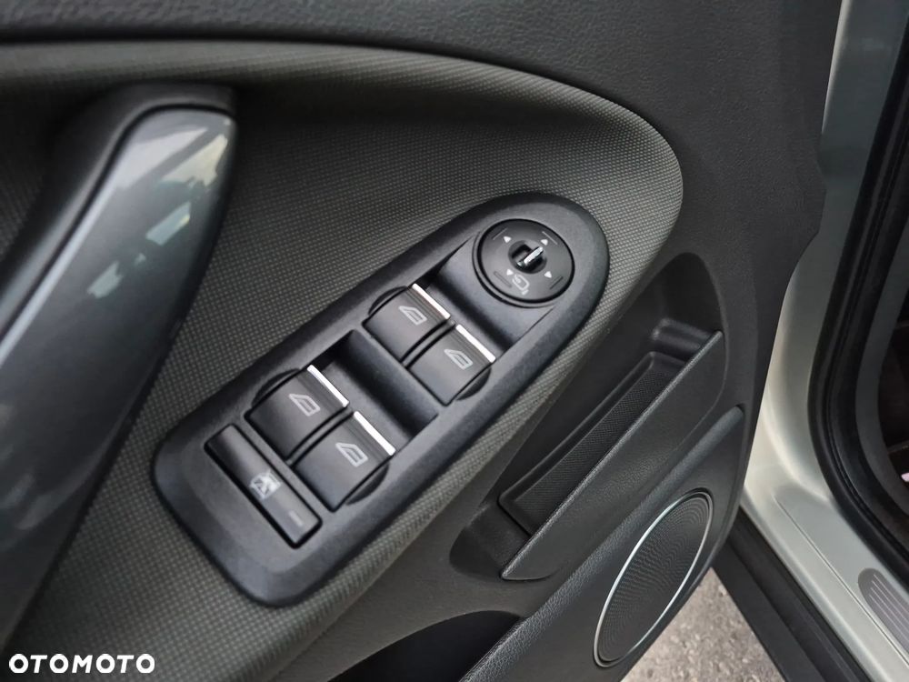 Ford Kuga 2.0 TDCi 2x4 Titanium - 21