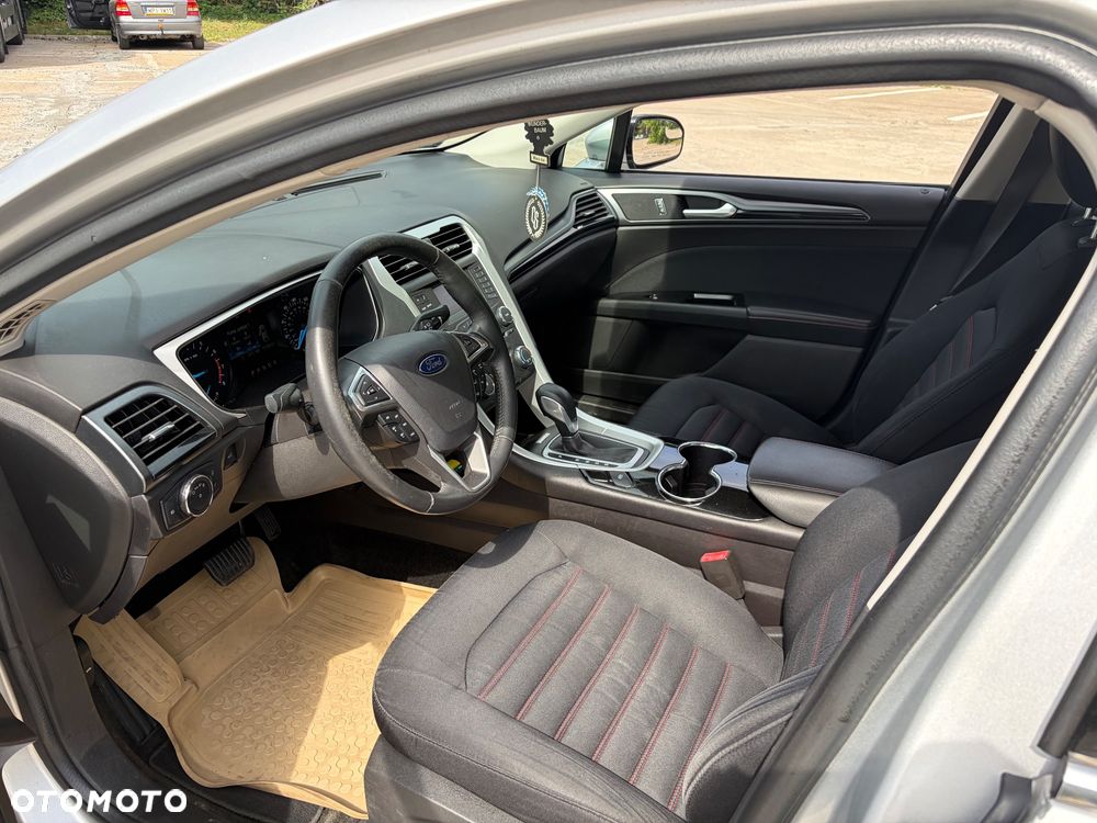 Ford Fusion - 8