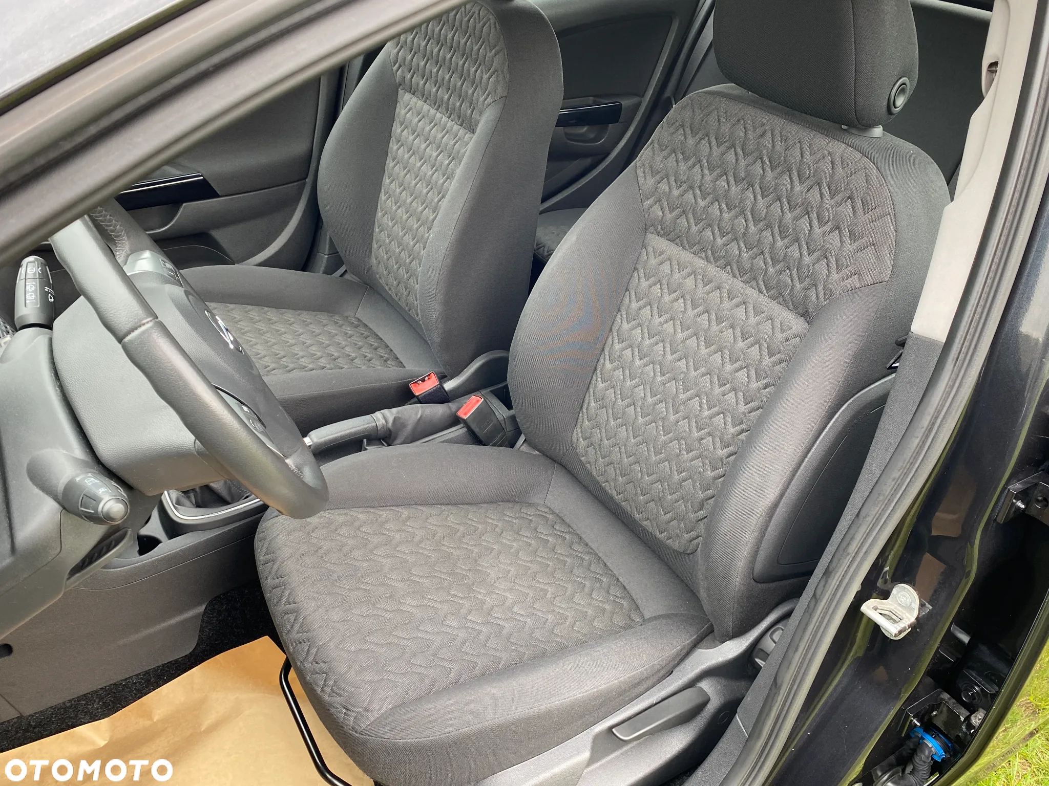 Opel Corsa 1.4 16V Cosmo - 11