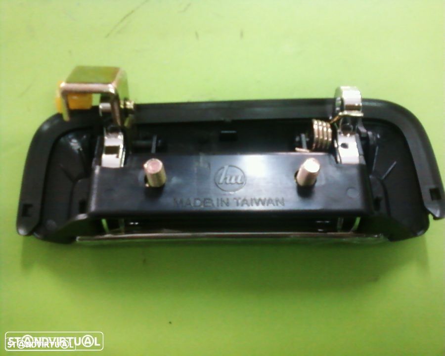 puxador caixa de carga Mitsubishi L200 1996-2005(NOVO) - 2