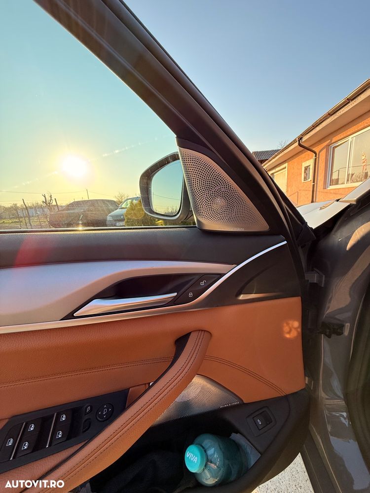 BMW Seria 5 520i Aut. Luxury Line - 6