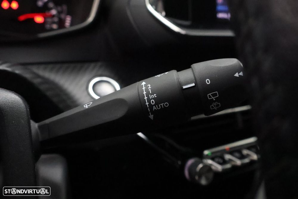 Peugeot 2008 1.2 PureTech Allure - 18