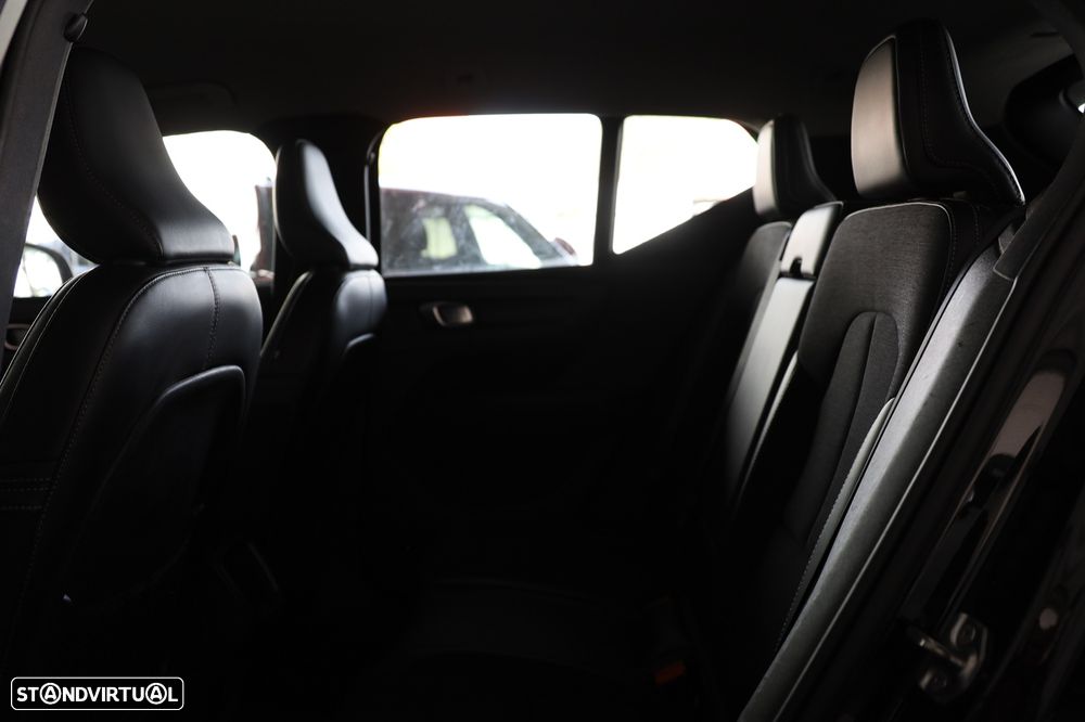 Volvo XC 40 2.0 D3 Momentum Geartronic - 13
