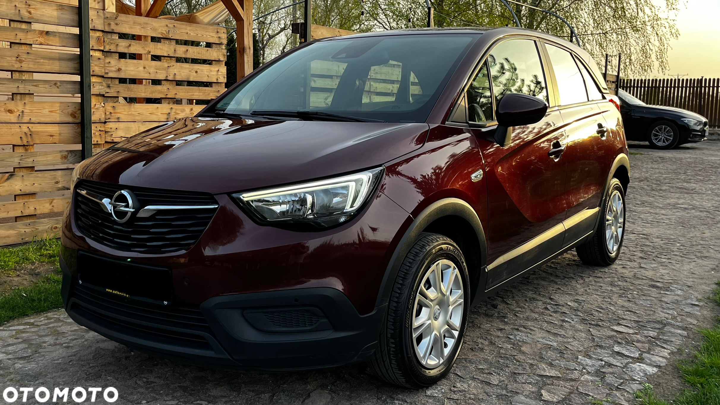 Opel Crossland X 1.2 T Enjoy S&S - 4
