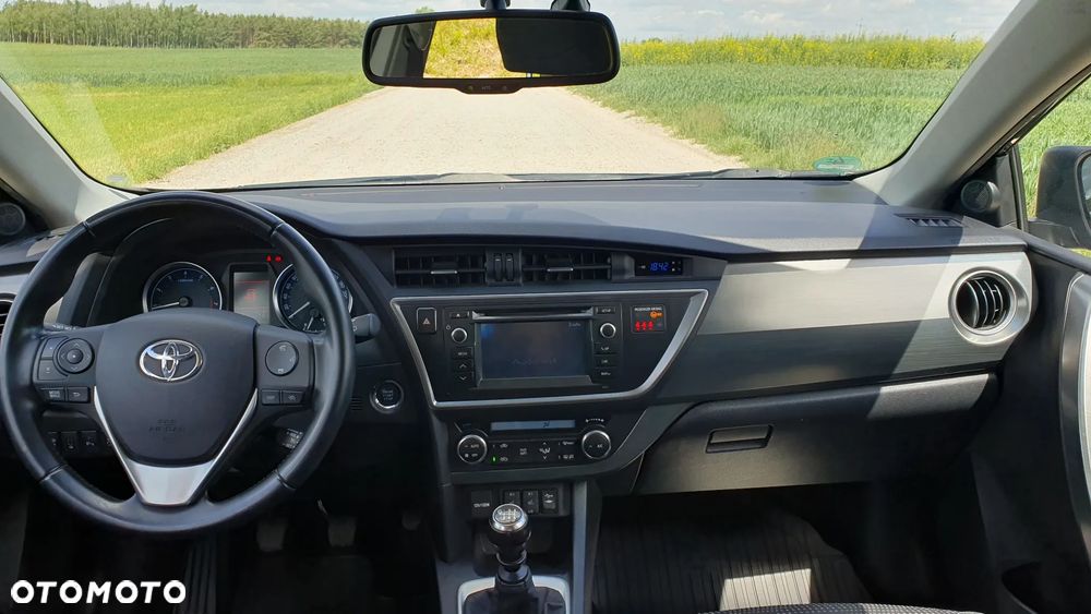 Toyota Auris 1.6 Premium Start - 7