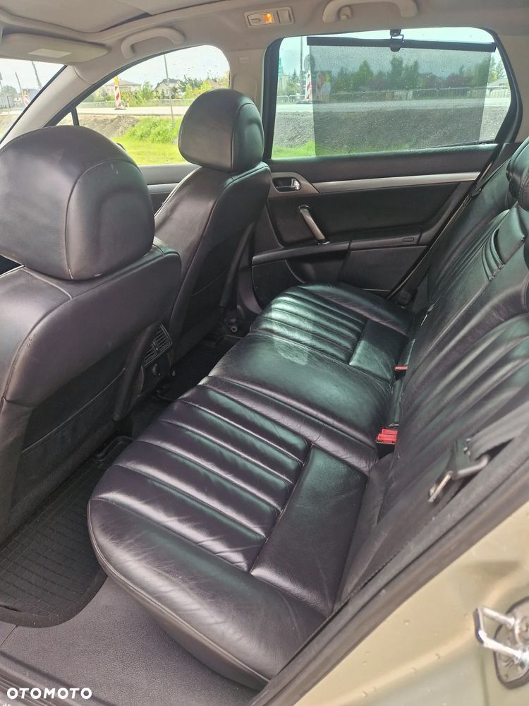 Peugeot 407 - 11