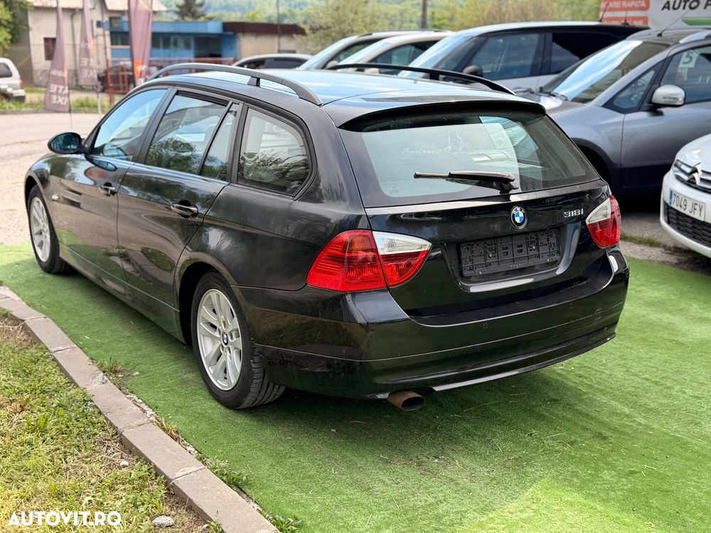 BMW Seria 3 320i - 10