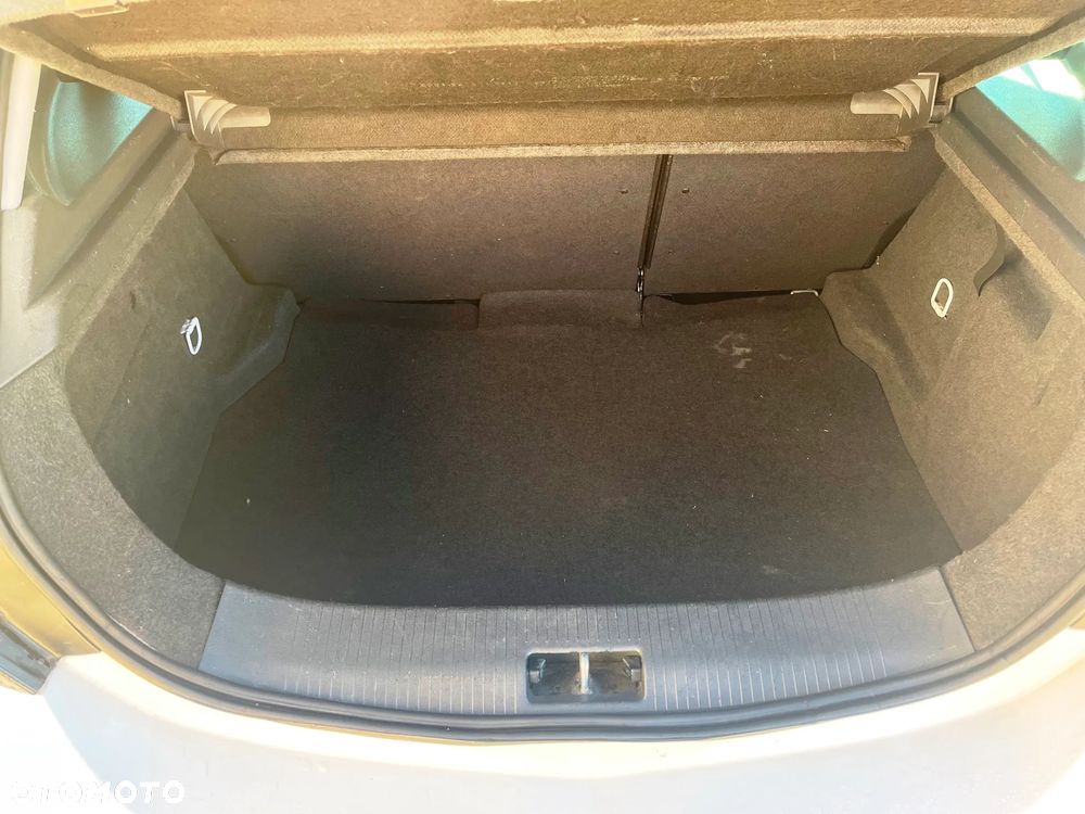 Hyundai i30 1.4 Classic + - 16