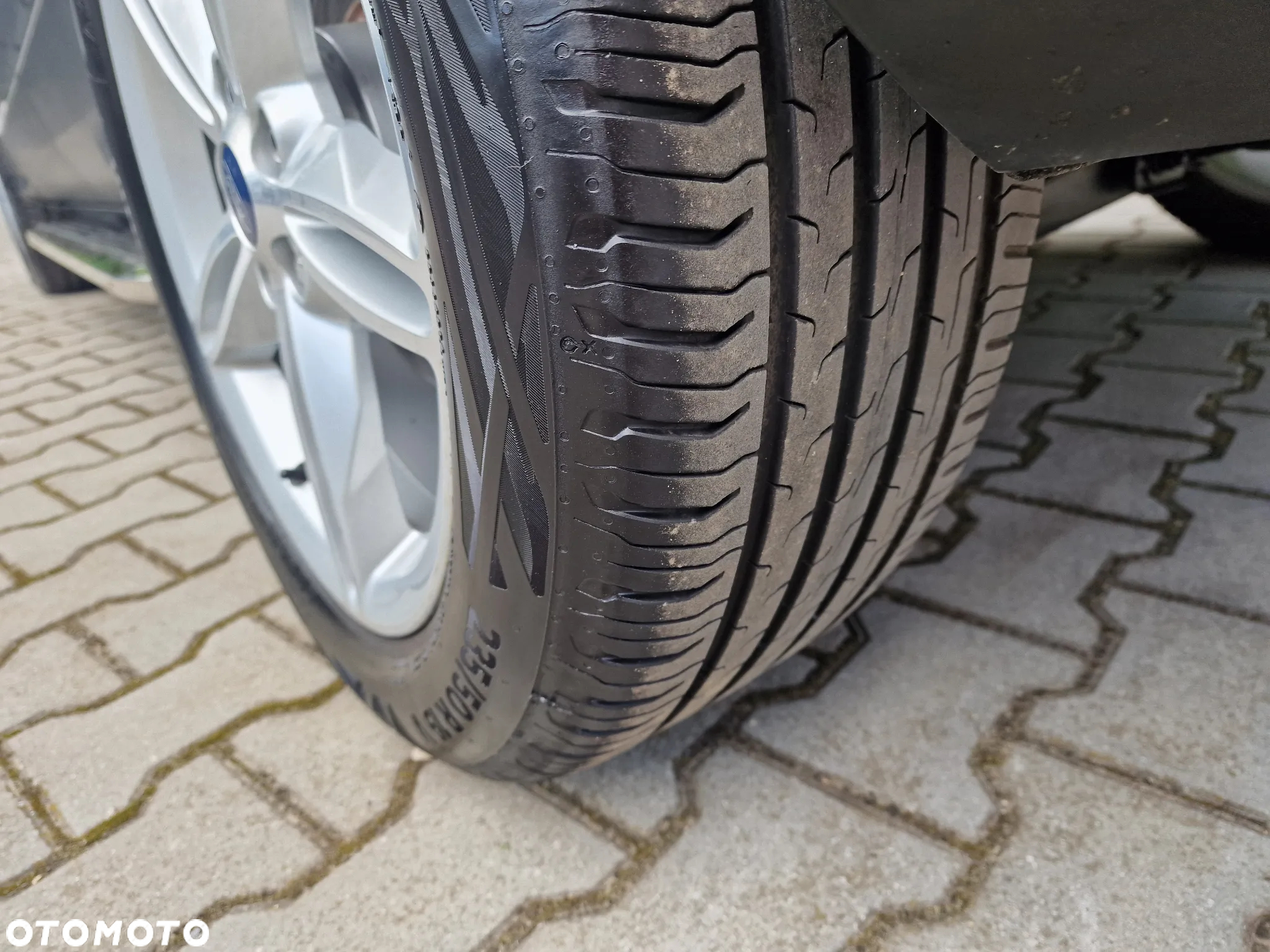 Ford Kuga 2.0 TDCi 2x4 Titanium - 6