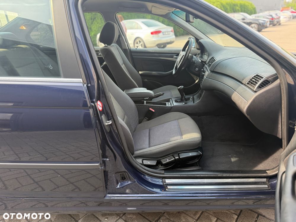 BMW Seria 3 320i Edition Exclusive - 15