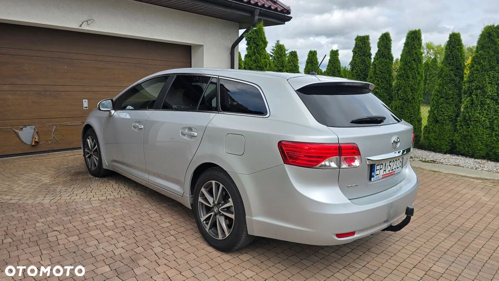 Toyota Avensis - 5