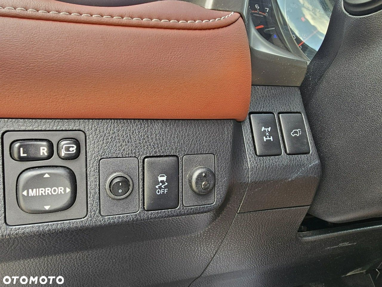 Toyota RAV4 2.0 D-4D Premium - 12