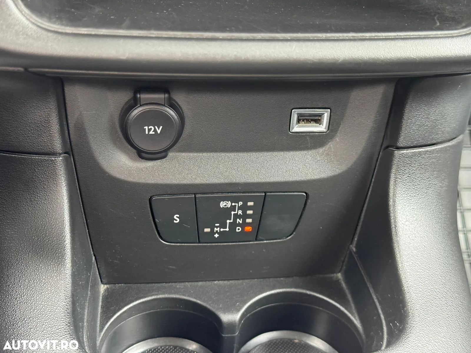 Citroën C3 1.2 PureTech S&S EAT6 Shine - 24